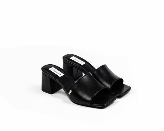 Thália PETA-approved black block heel shoes